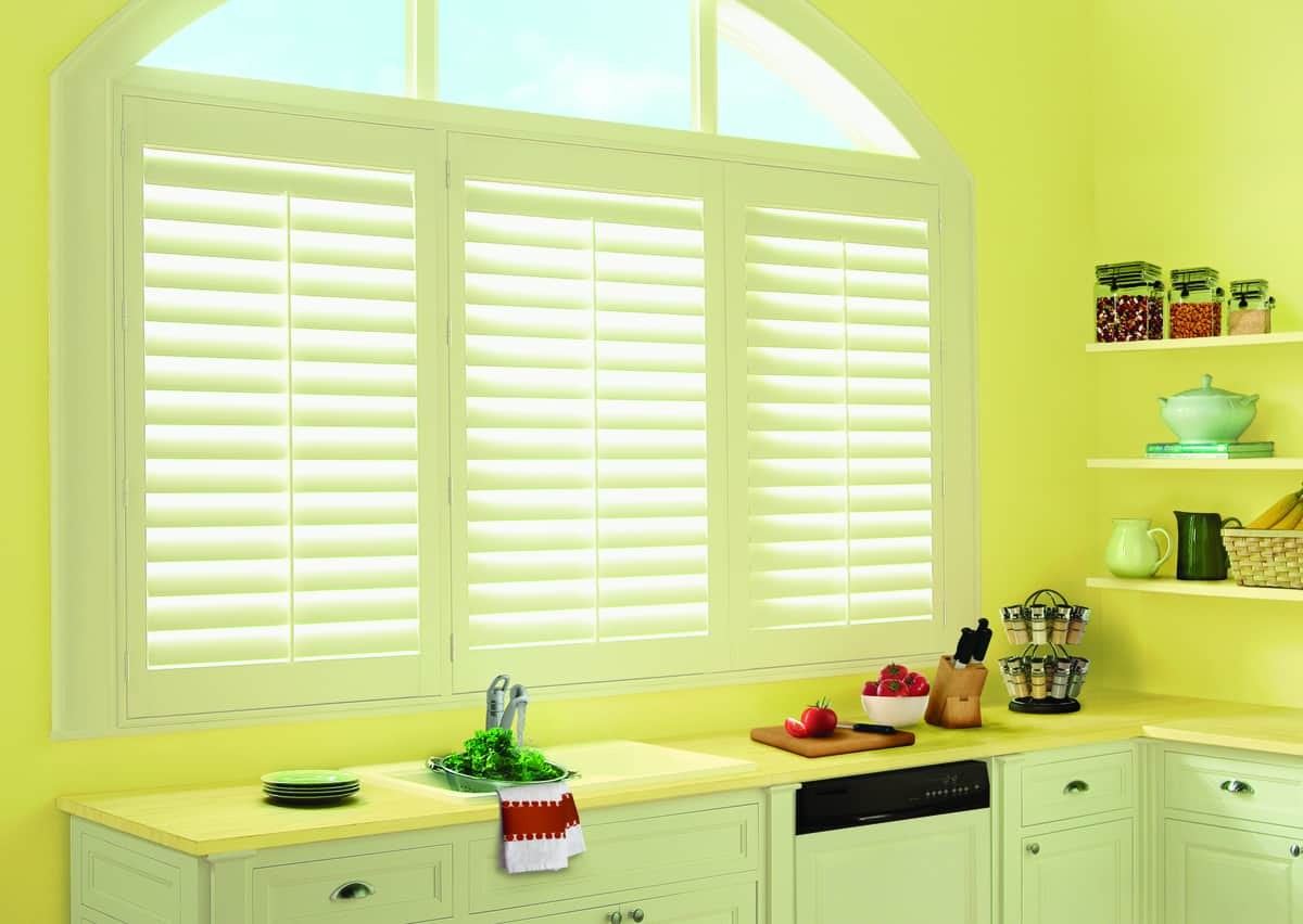 Palm Beach™ Polysatin™ Shutters near O'Fallon, Missouri (MO) with durable materials, stylish colors, and more.